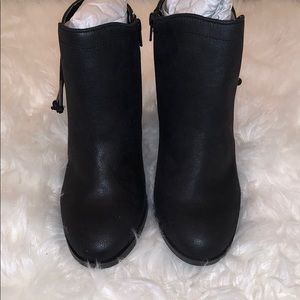 Super cute black heeled boots